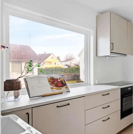 Utleie Av Romslig Og Velutstyrt 10 Minutter Fra Sentrum For Opptil 4 Personer Apartment Stavanger