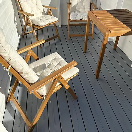 Utleie Av Romslig Og Velutstyrt 10 Minutter Fra Sentrum For Opptil 4 Personer Apartment *