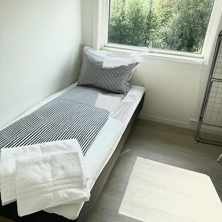 Utleie Av Romslig Og Velutstyrt 10 Minutter Fra Sentrum For Opptil 4 Personer סטוונגר