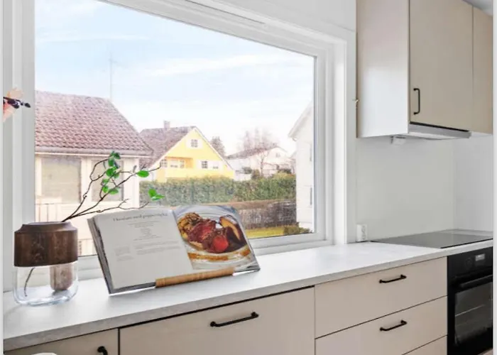 Utleie Av Romslig Og Velutstyrt 10 Minutter Fra Sentrum For Opptil 4 Personer Apartment Stavanger